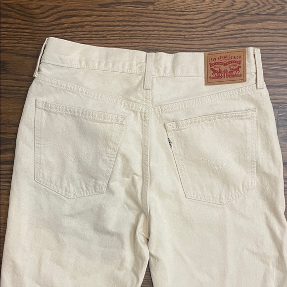 Levi’s Women’s Low Pro Straight  Cream Jeans - Picture 10 of 10